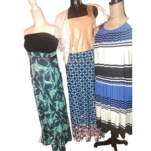 Spring Sale! Lot 32 Size Large - 2 dresses and 1 skirt-tank-sweater - Picture 4 of 12